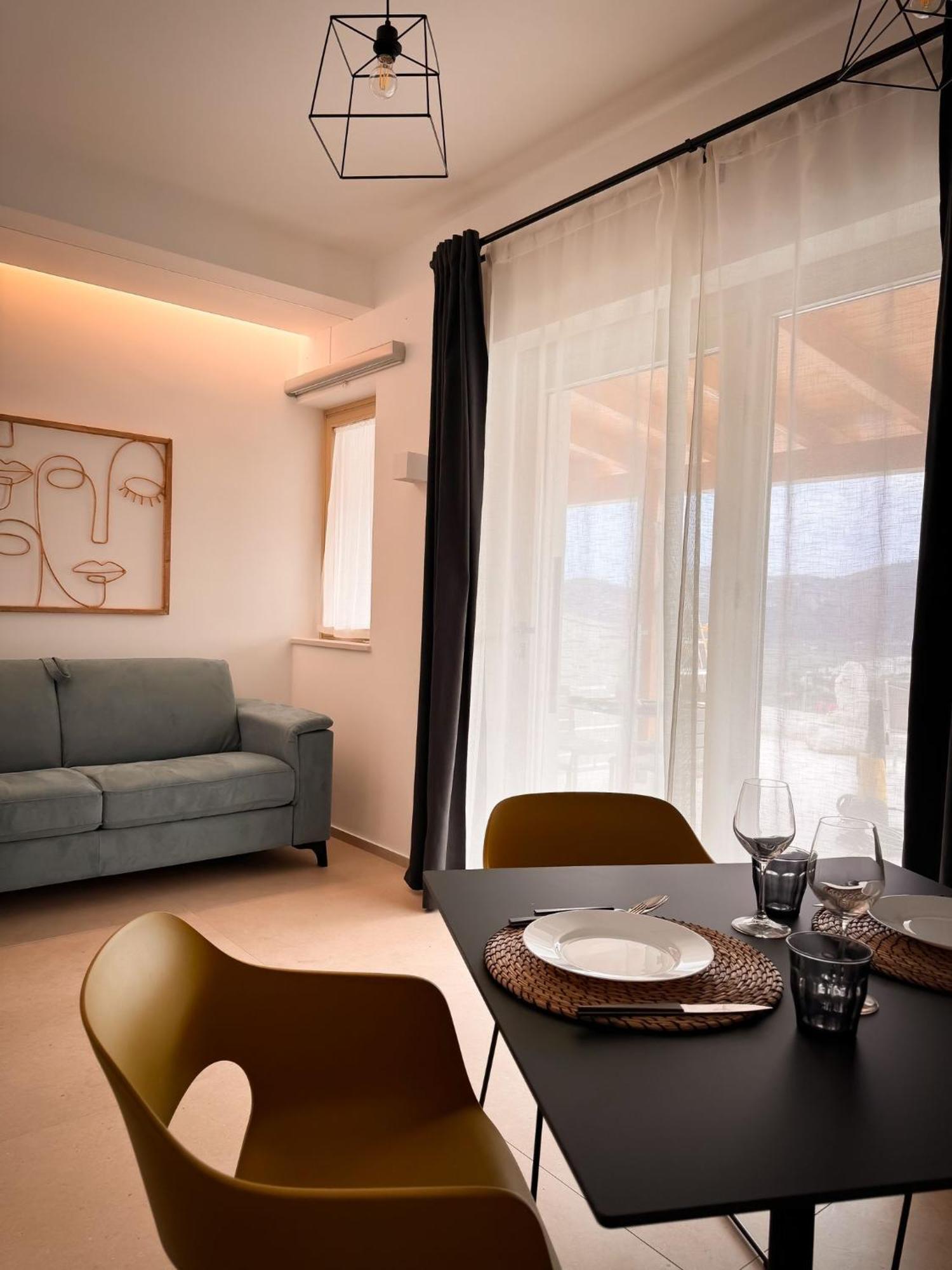 Aura Apartments Mattinata Exteriör bild